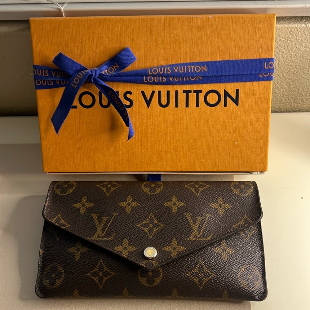Louis Vuitton Jeanne MNG Wallet